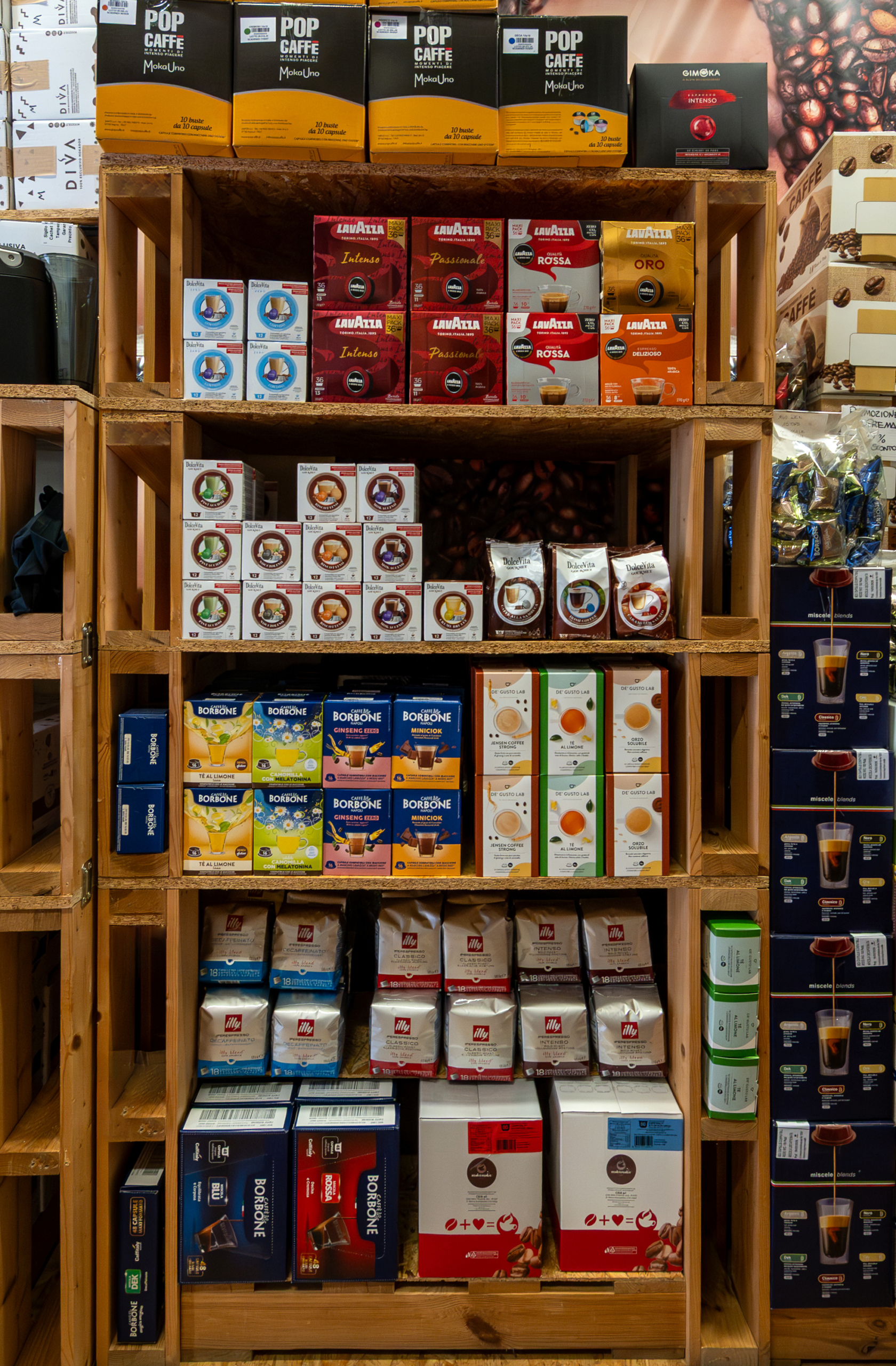 Interno del punto vendita IMEA Caffè